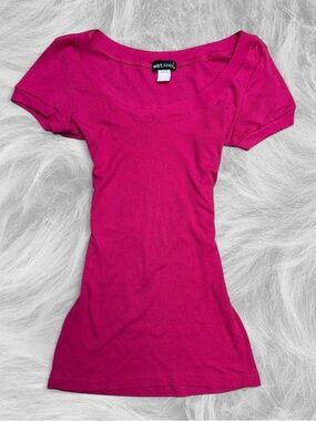 Y2K scene wet seal fitted baby tee 🐾